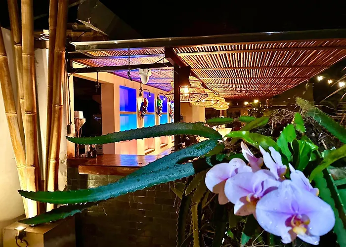 Curiol Boutique & Lounge Hotel
