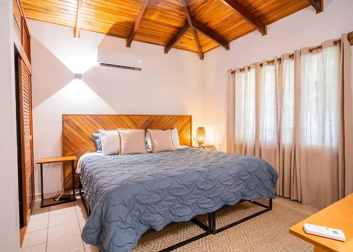 Curiol Boutique & Lounge Hotel