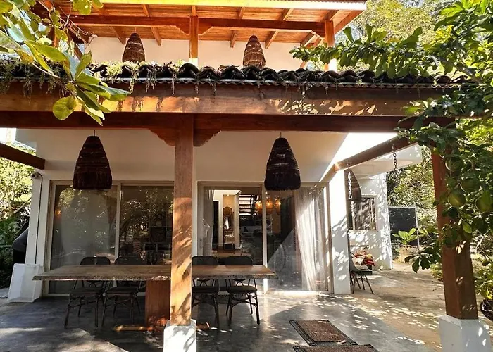 Curiol Boutique & Lounge Hotel 3*
