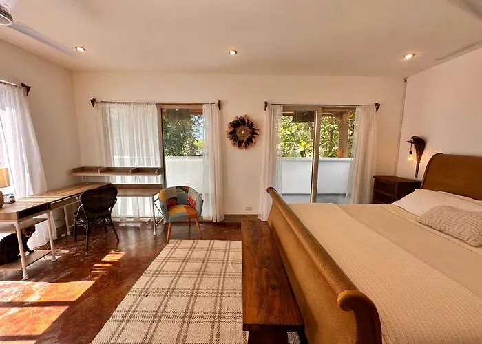 Curiol Boutique & Lounge Hotel 3*